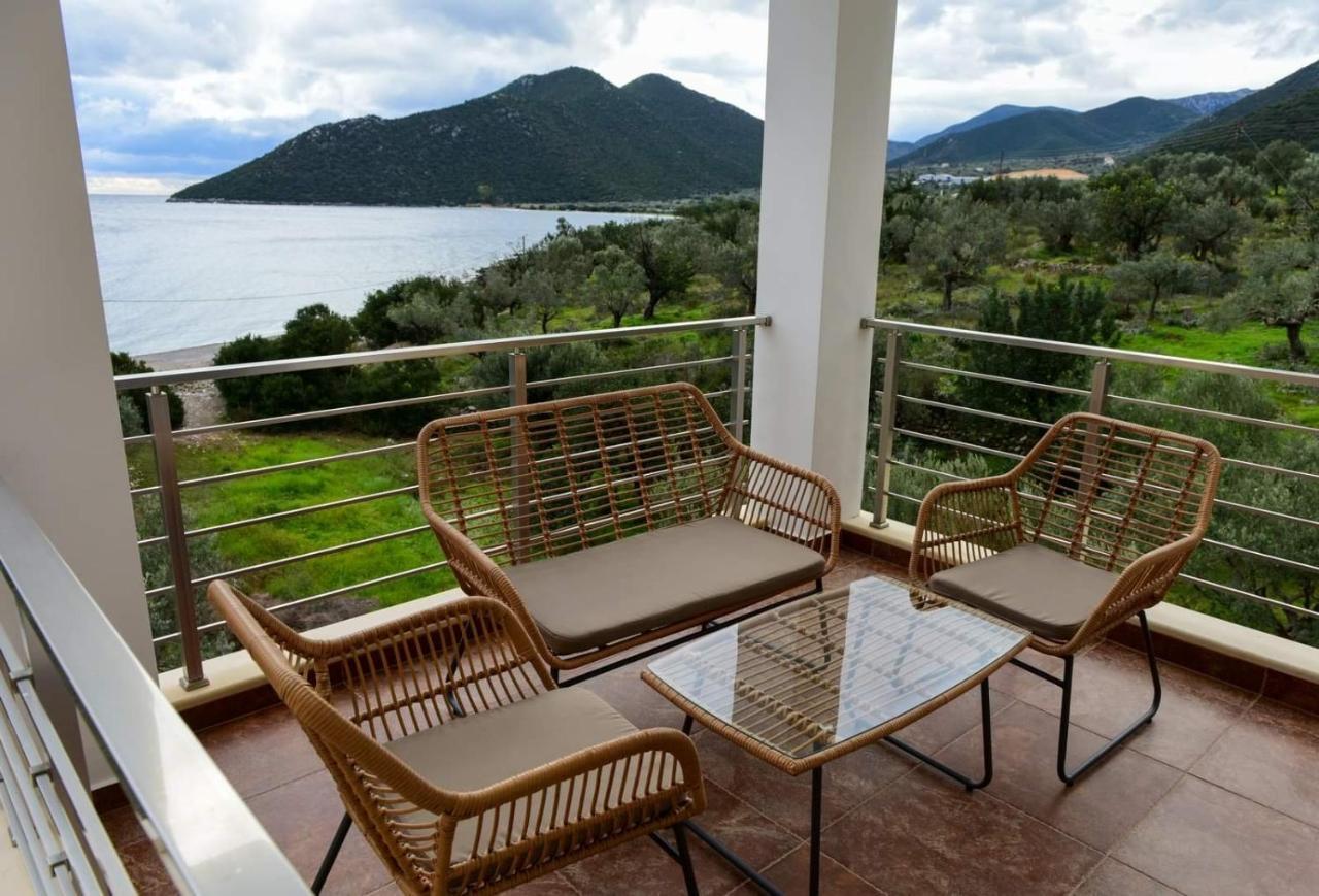 Nikole'S Villas Luxury 180M2 Tirós Eksteriør billede
