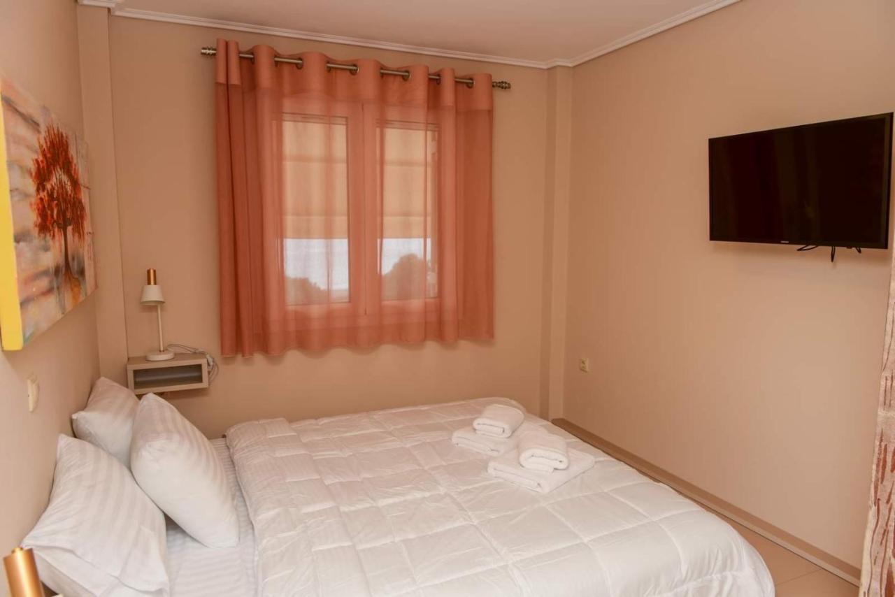 Nikole'S Villas Luxury 180M2 Tirós Eksteriør billede