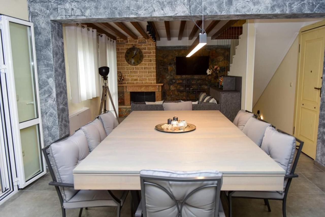Nikole'S Villas Luxury 180M2 Tirós Eksteriør billede