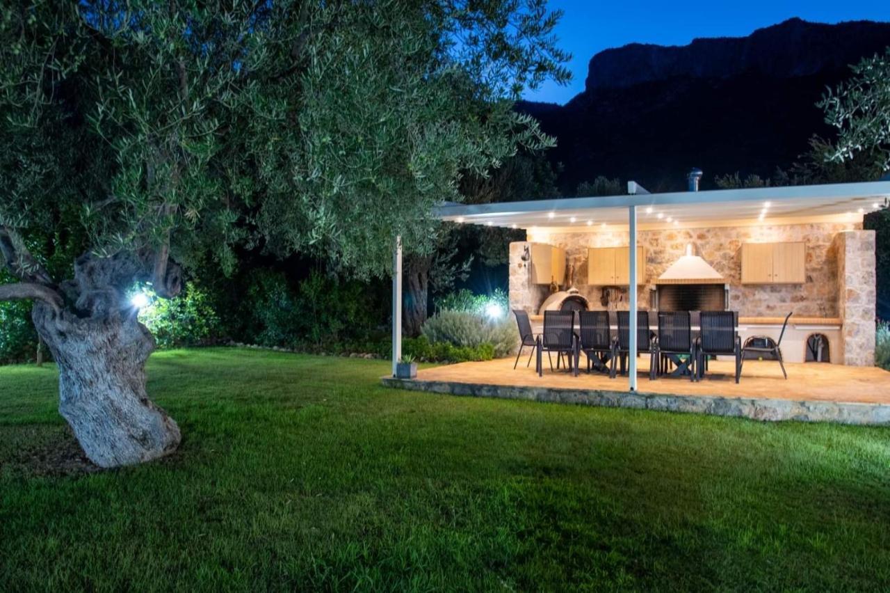 Nikole'S Villas Luxury 180M2 Tirós Eksteriør billede