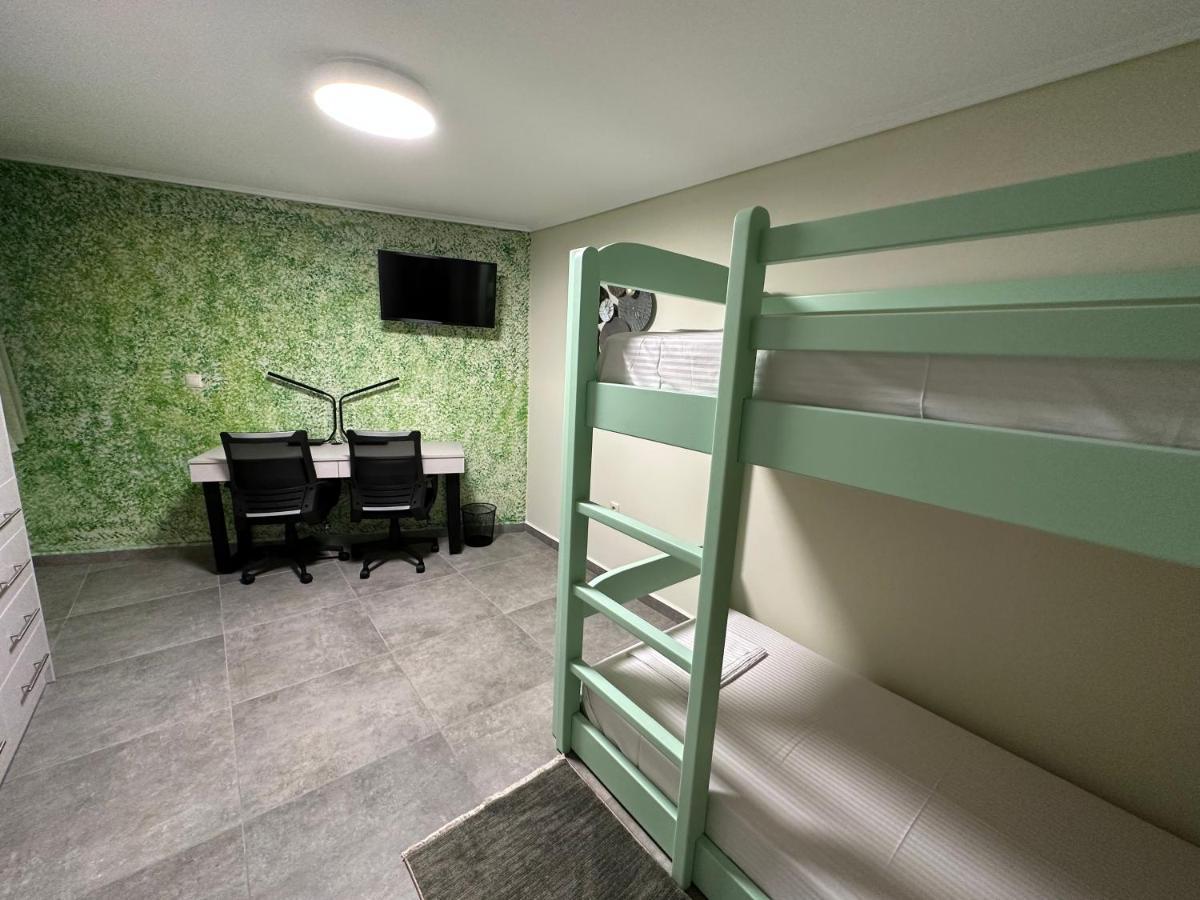Nikole'S Villas Luxury 180M2 Tirós Eksteriør billede