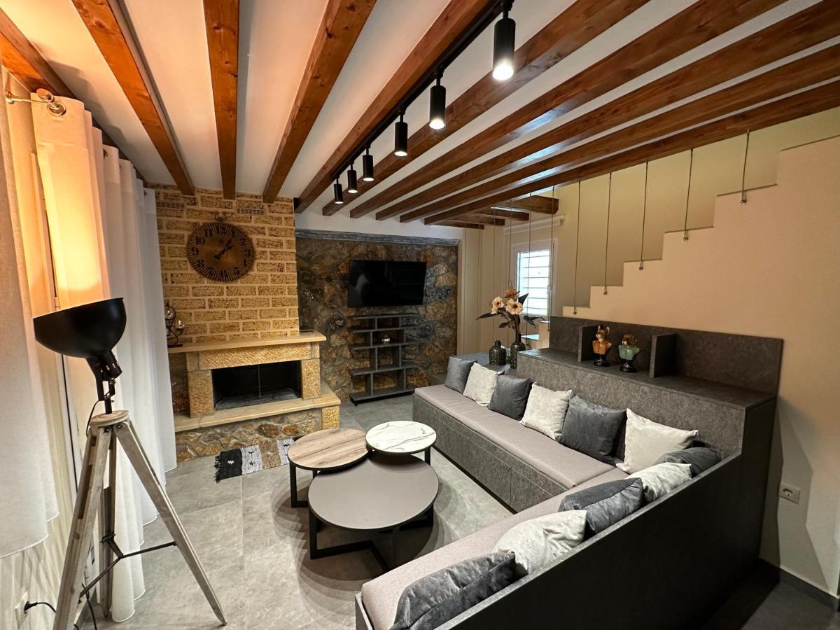Nikole'S Villas Luxury 180M2 Tirós Eksteriør billede