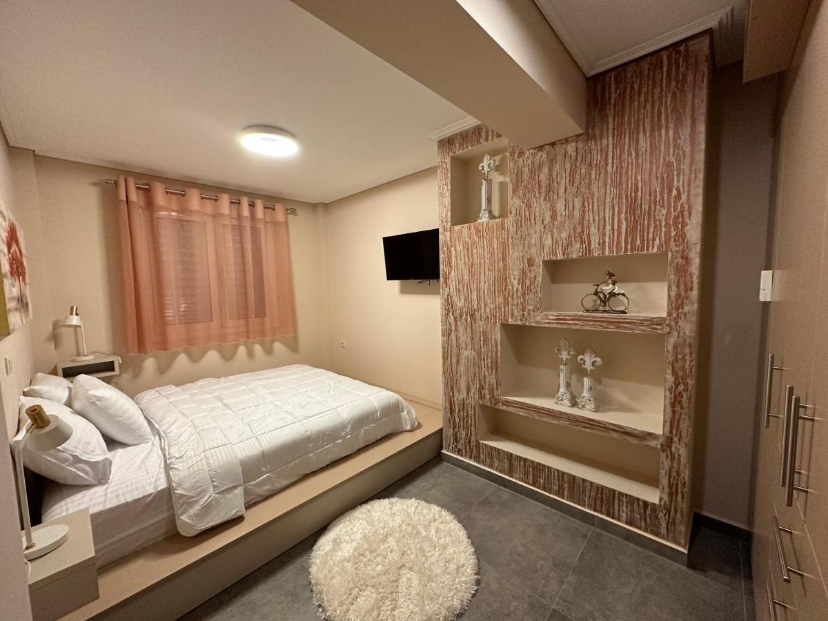 Nikole'S Villas Luxury 180M2 Tirós Eksteriør billede