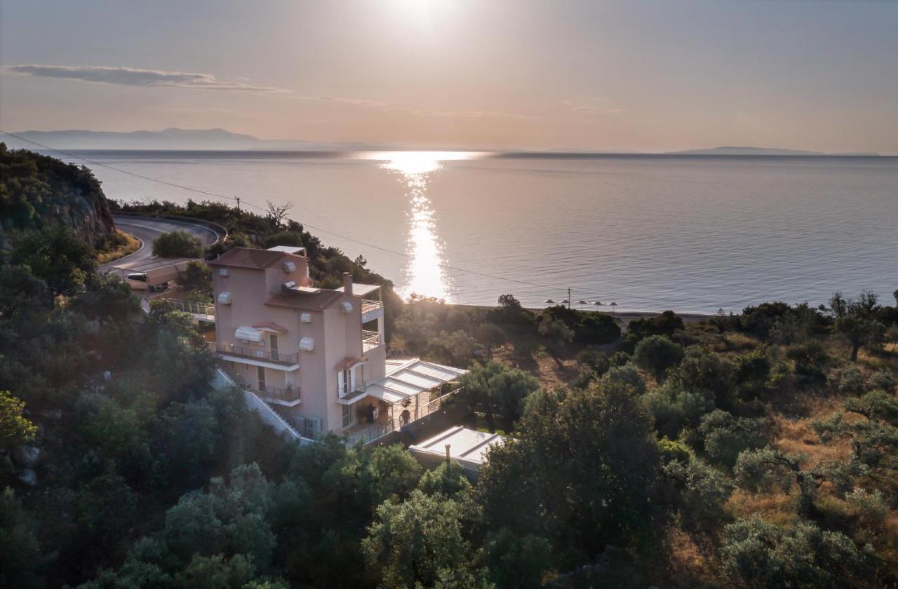 Nikole'S Villas Luxury 180M2 Tirós Eksteriør billede